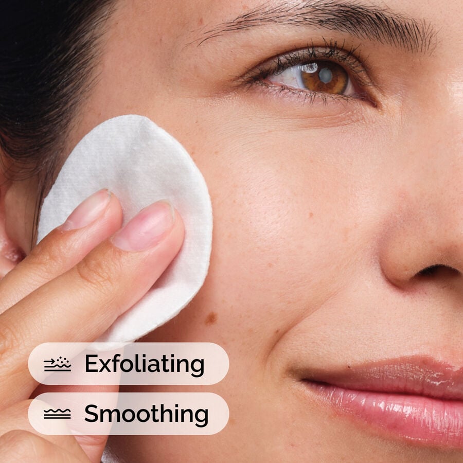 glycolic-acid-7-exfoliating-toner-q0 ord-glycolic-acid-exfoliating-toner-model-application-with-benefits.jpg